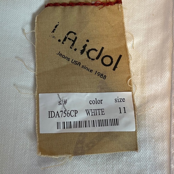 L A Idol NWTS white Bermudas - Picture 3 of 7